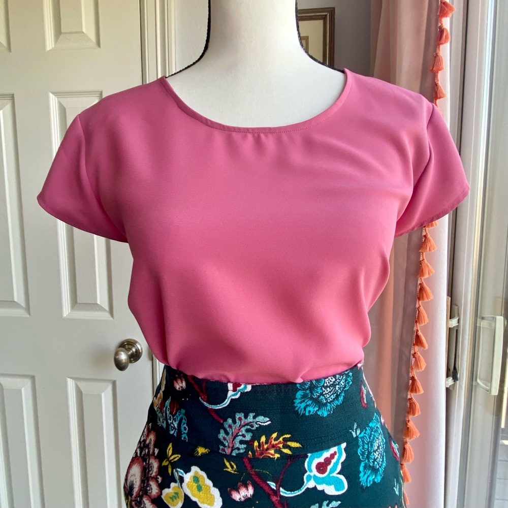 Alex Marie Crepe Cap Sleeve Blouse in Rose